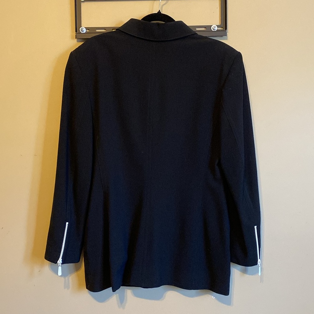 Rare Vintage Escada by Margaretha Ley blazer. Black with white buttons. - Picture 6 of 7